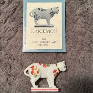 Vintage 1988 Franklin Mint Curio Cabinet Cat Figurine - Kakiemon